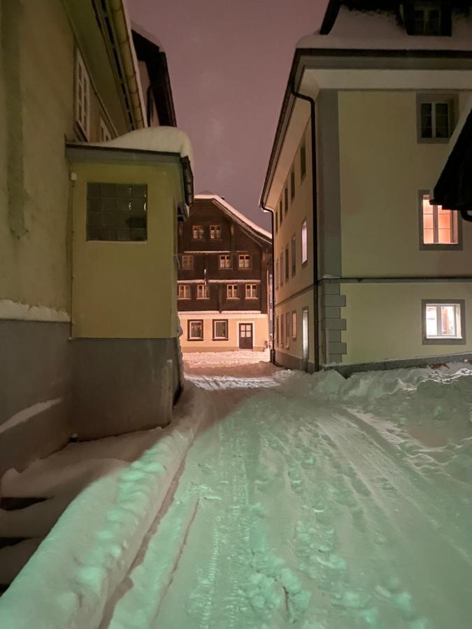 Privatzimmer / Bed & Breakfast Andermatt Exterior photo