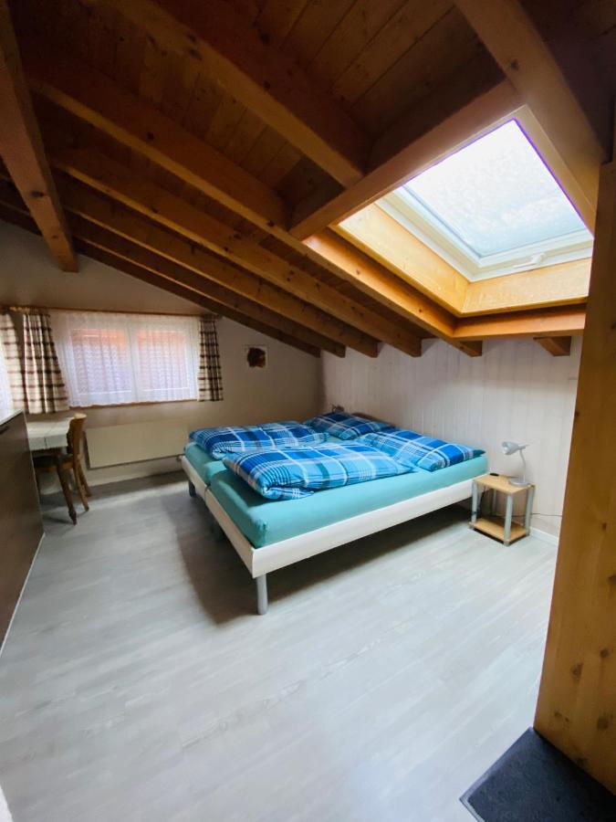 Privatzimmer / Bed & Breakfast Andermatt Exterior photo
