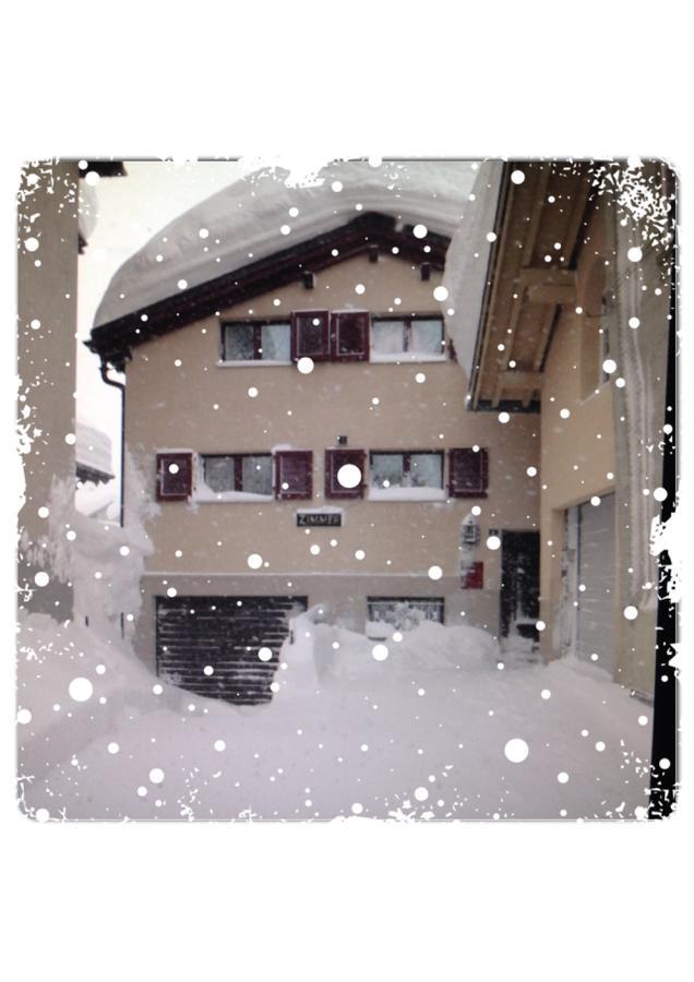 Privatzimmer / Bed & Breakfast Andermatt Exterior photo