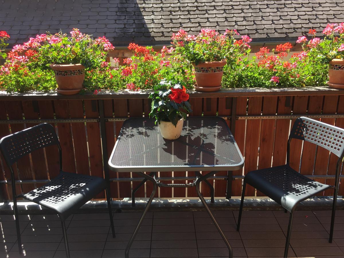 Privatzimmer / Bed & Breakfast Andermatt Exterior photo