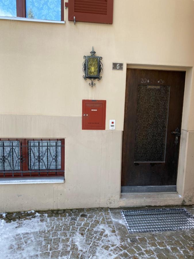 Privatzimmer / Bed & Breakfast Andermatt Exterior photo